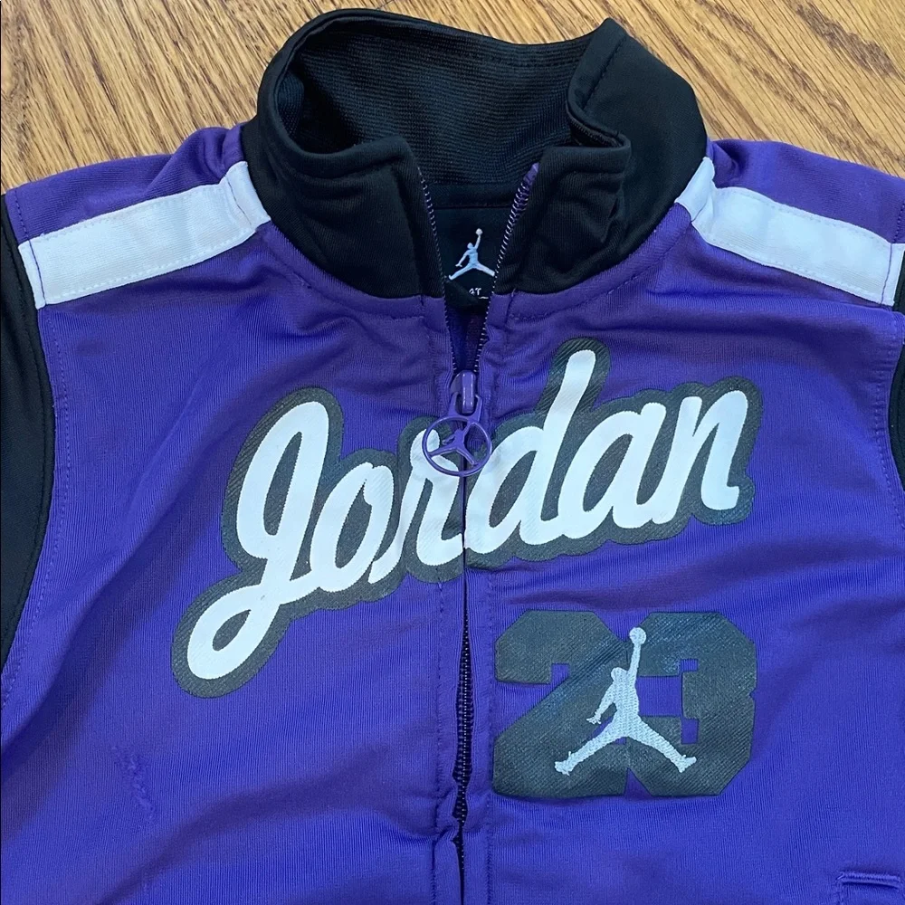 Girl’s Jordan Dri-Fit Zip Up Jacket/Coat. Size 4T. Excellent Condition.